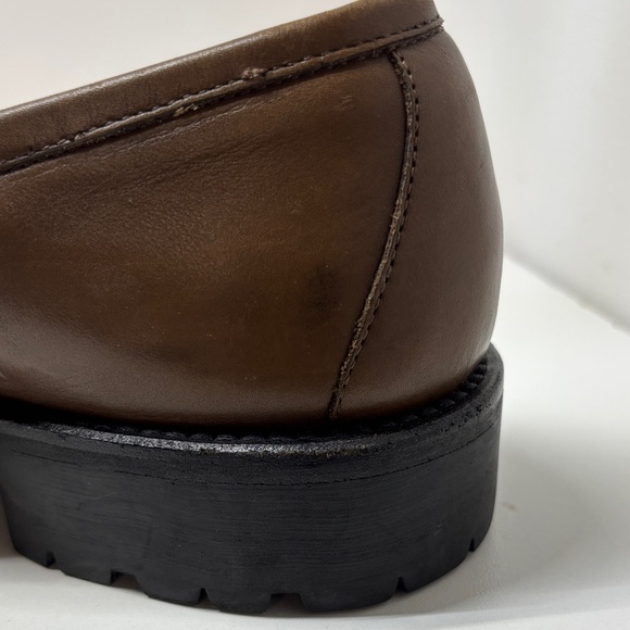 Gucci Tan Leather Loafers with Silver Detailing - Picture 6 of 15